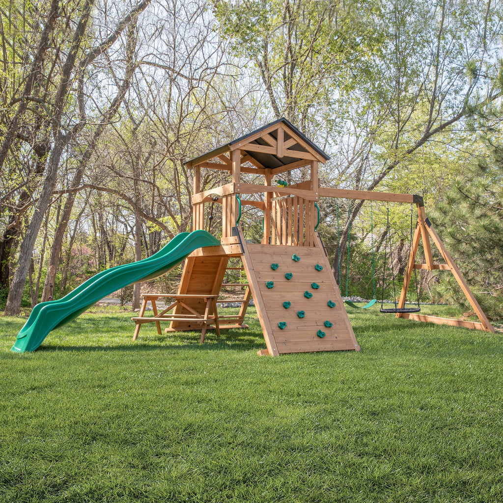Endeavor II with Picnic Table by Backyard Discovery – The Backyard